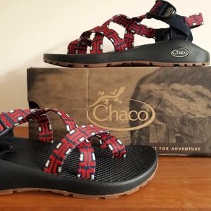 NWT Z2 classic Chaco sandal size 9
